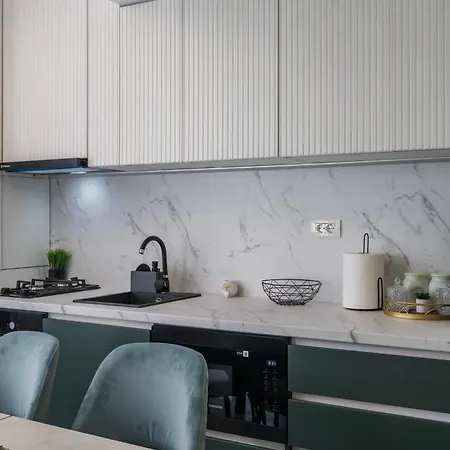 Apartament Cozy Nest Inception By The Sea 아파트 *